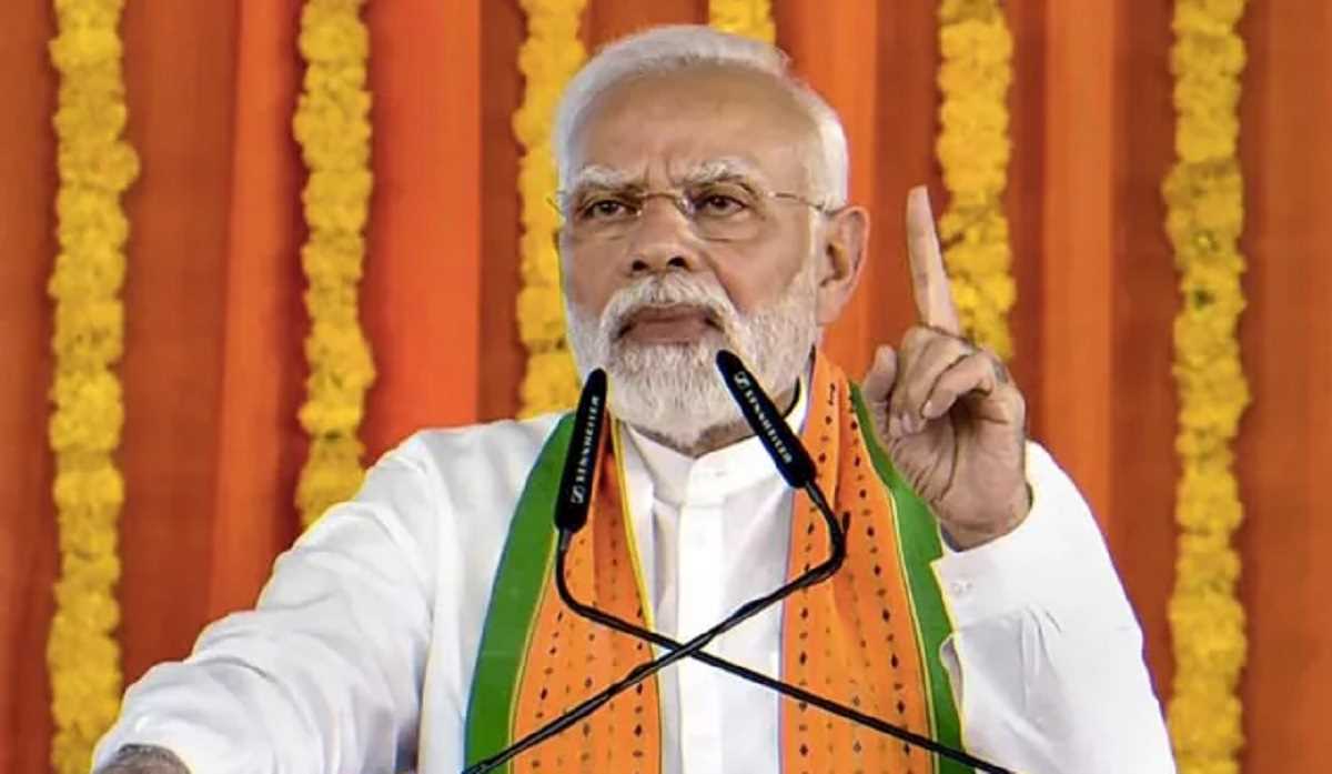 कांग्रेस आतंकियों को मुक्त करती है, दुनिया में भारत को बदनाम करती है : पीएम मोदी कांग्रेस आतंकियों को मुक्त करती है, दुनिया में भारत को बदनाम करती है : पीएम मोदी